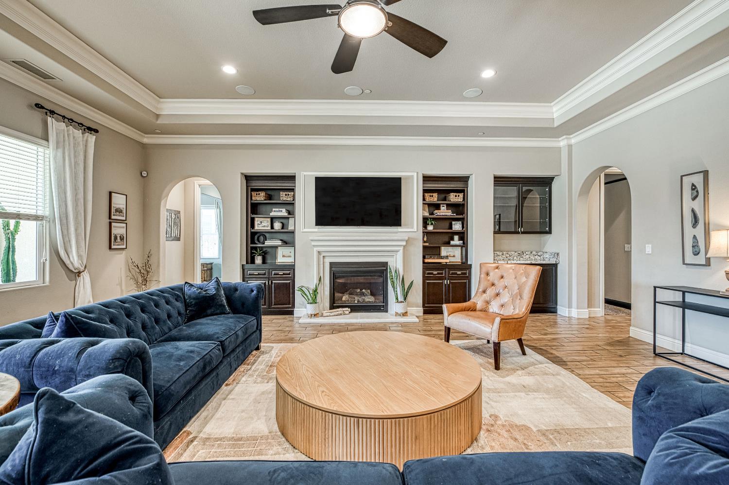 1439 N Maine Ave, Clovis, CA 93619