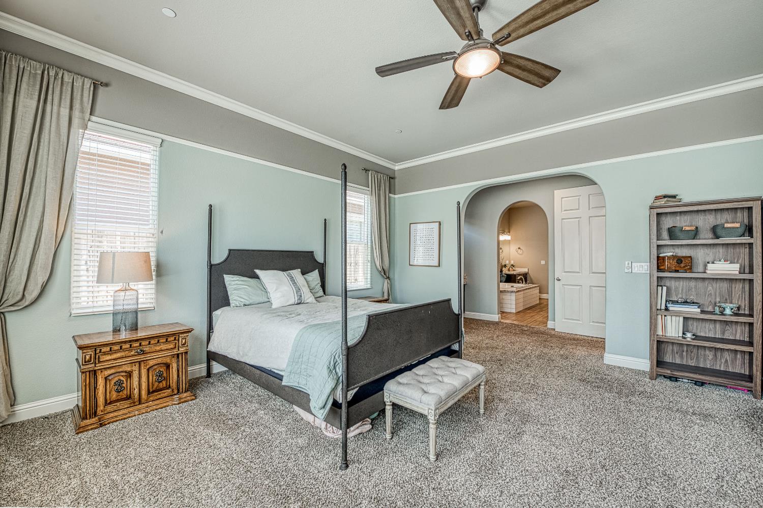 1439 N Maine Ave, Clovis, CA 93619