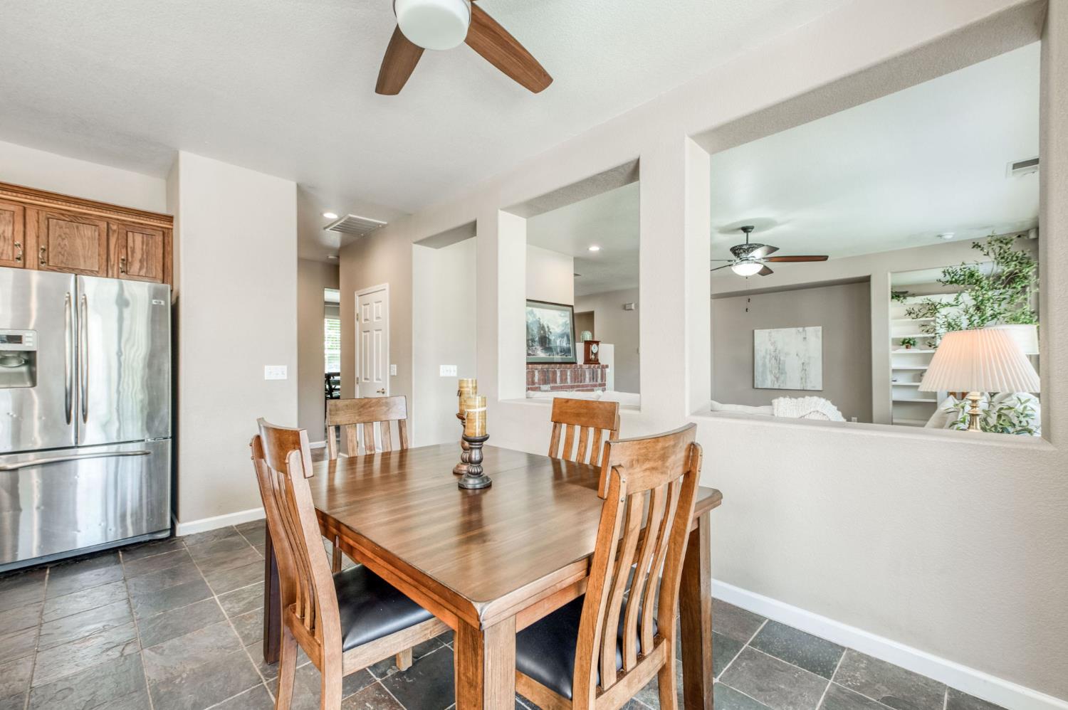 2612 E Shea Dr, Fresno, CA 93720
