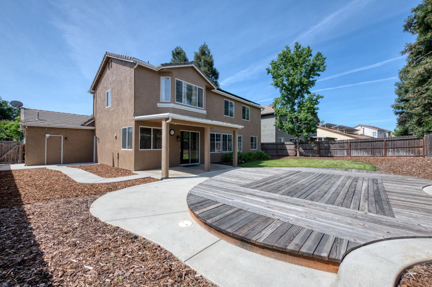 2612 E Shea Dr, Fresno, CA 93720