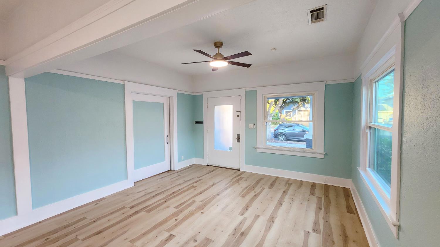 1373 N Echo Ave, Fresno, CA 93728