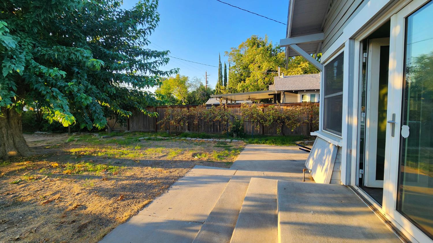 1373 N Echo Ave, Fresno, CA 93728