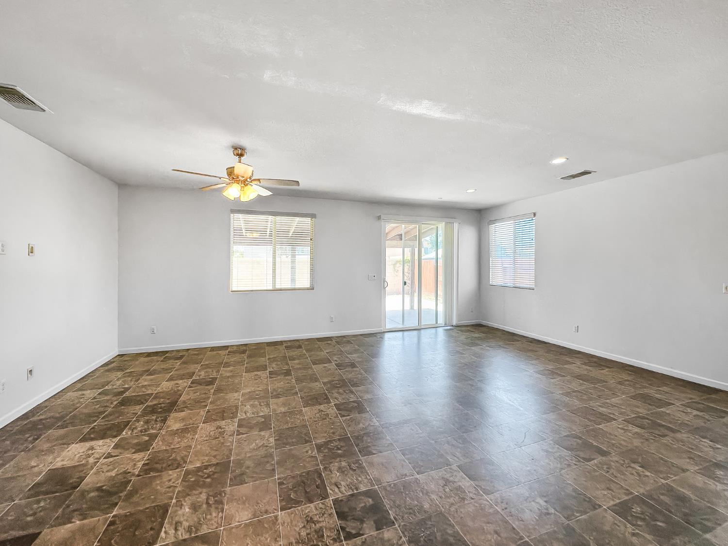 6389 W Pico Ave, Fresno, CA 93723