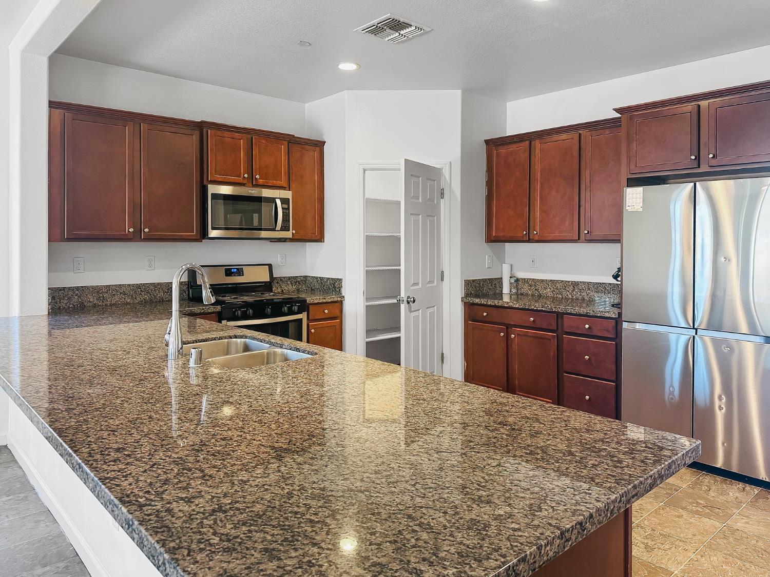 6389 W Pico Ave, Fresno, CA 93723