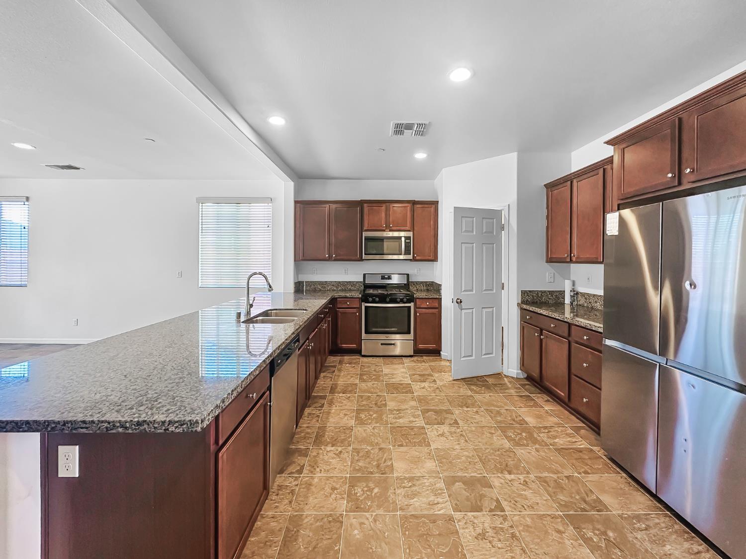 6389 W Pico Ave, Fresno, CA 93723