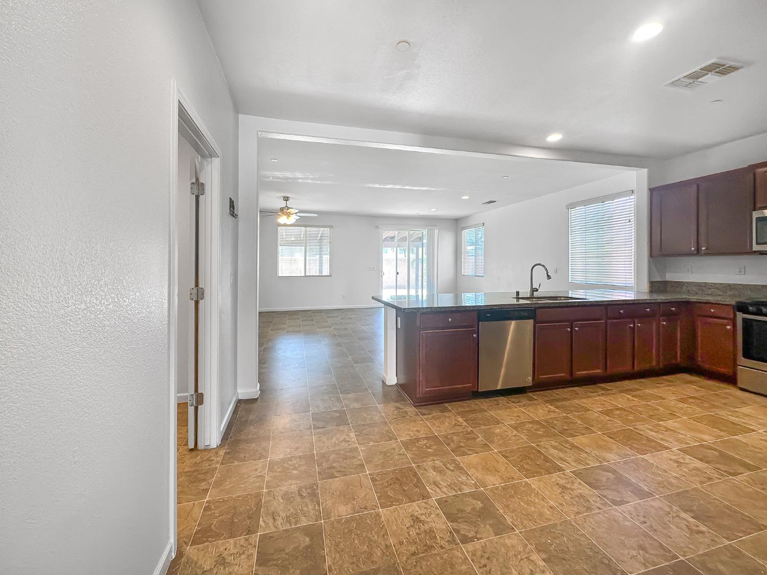 6389 W Pico Ave, Fresno, CA 93723