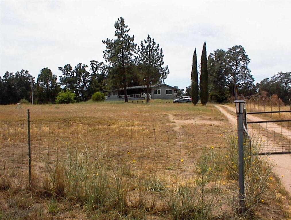 32351 Indian Guide Rd, Yokuts Valley, CA 93675