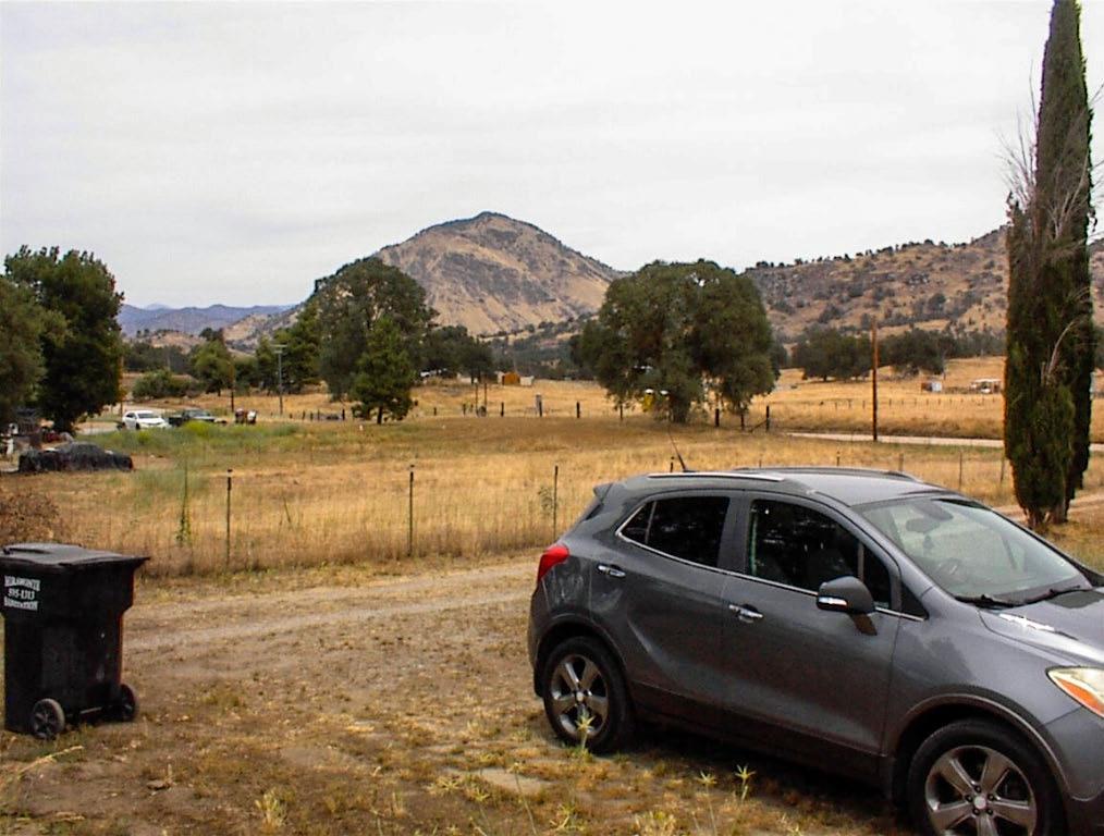 32351 Indian Guide Rd, Yokuts Valley, CA 93675