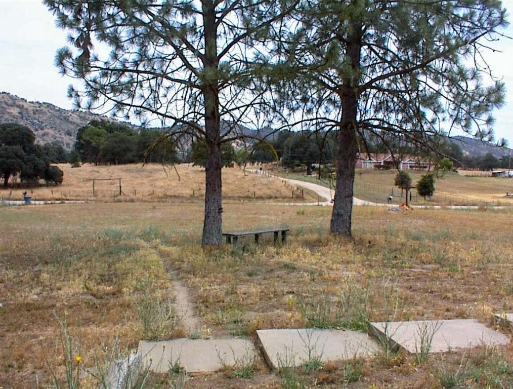 32351 Indian Guide Rd, Yokuts Valley, CA 93675