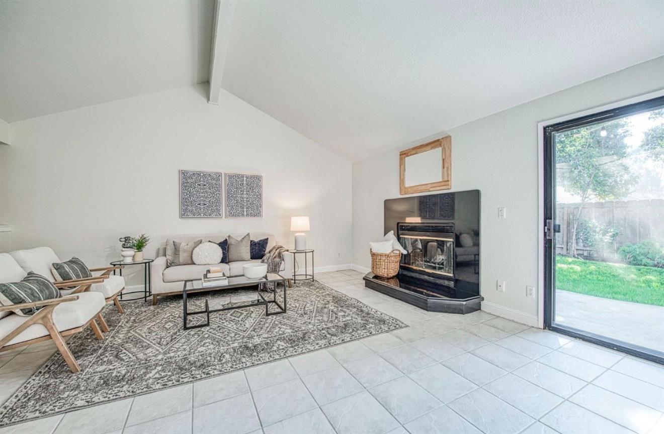 1653 E Cole Ave, Fresno, CA 93720