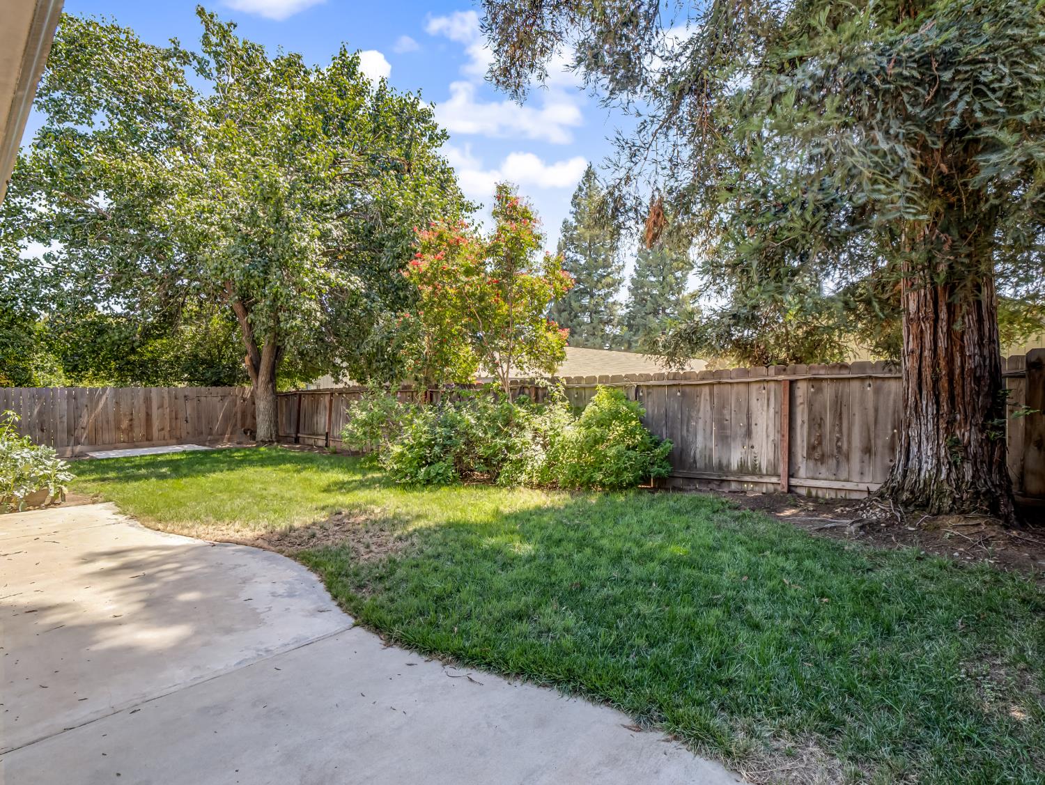 1653 E Cole Ave, Fresno, CA 93720