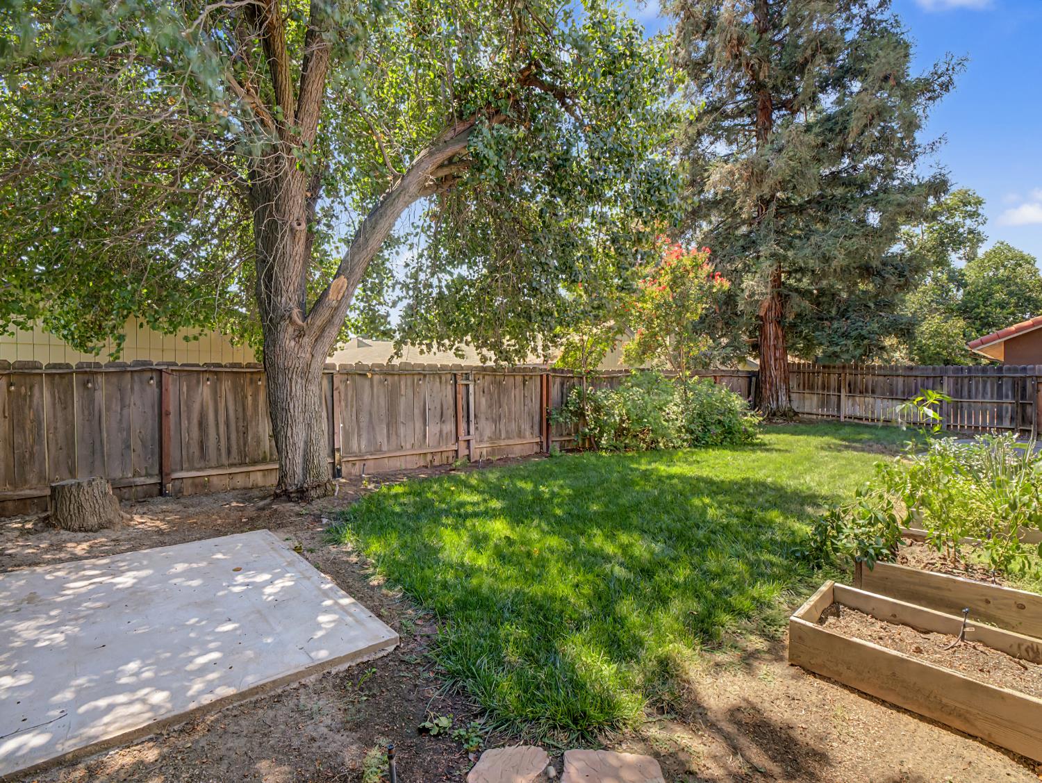 1653 E Cole Ave, Fresno, CA 93720
