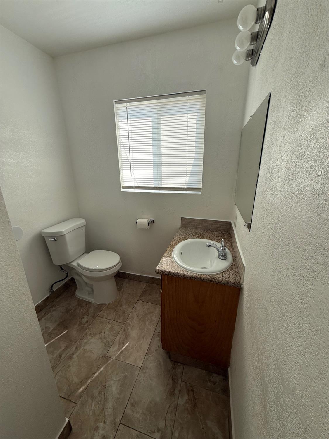 501 Rotan Ave, Madera, CA 93637
