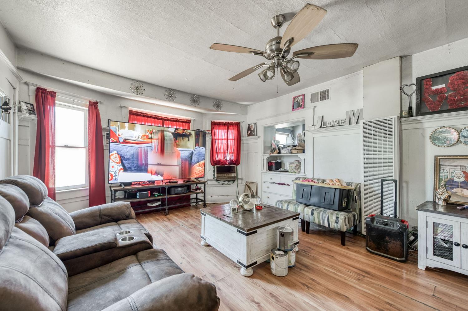 501 N St, Sanger, CA 93657