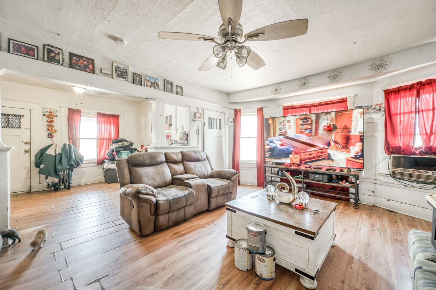 501 N St, Sanger, CA 93657