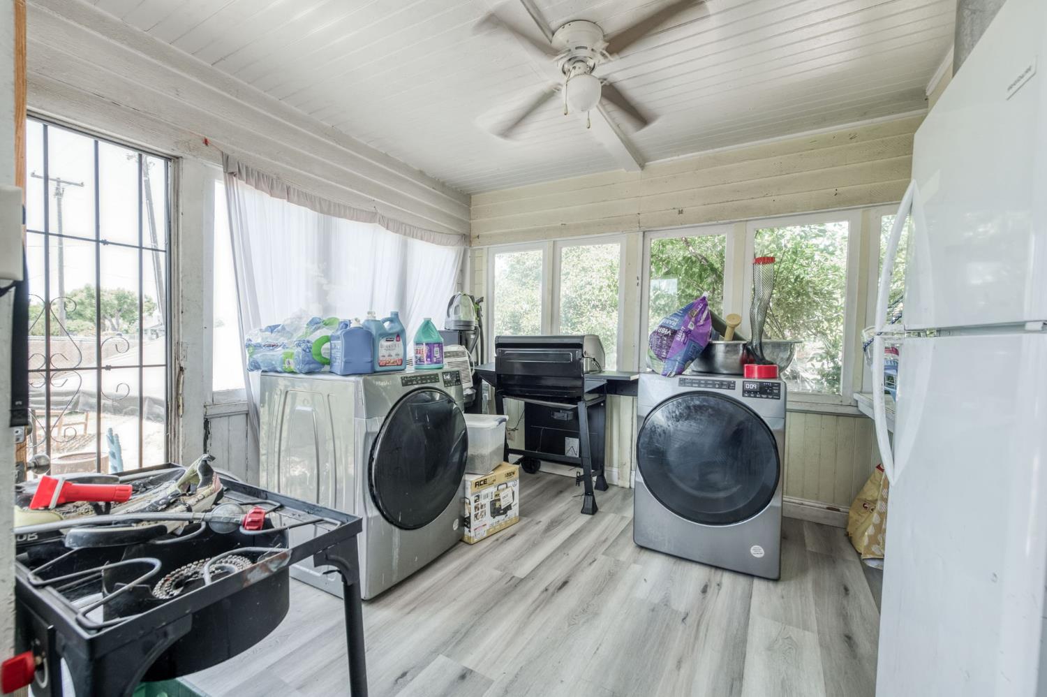 501 N St, Sanger, CA 93657