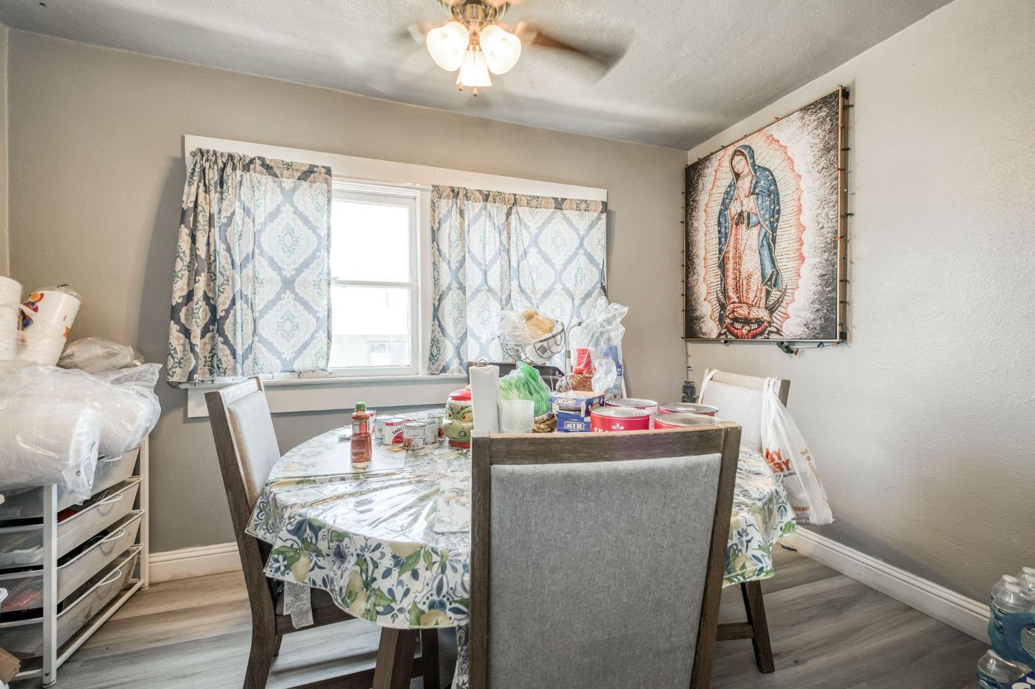 501 N St, Sanger, CA 93657