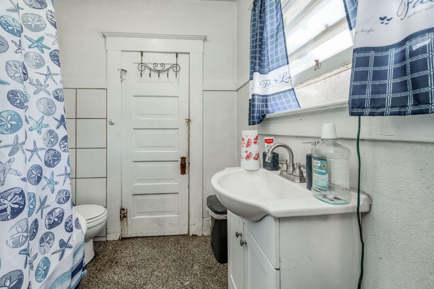 501 N St, Sanger, CA 93657