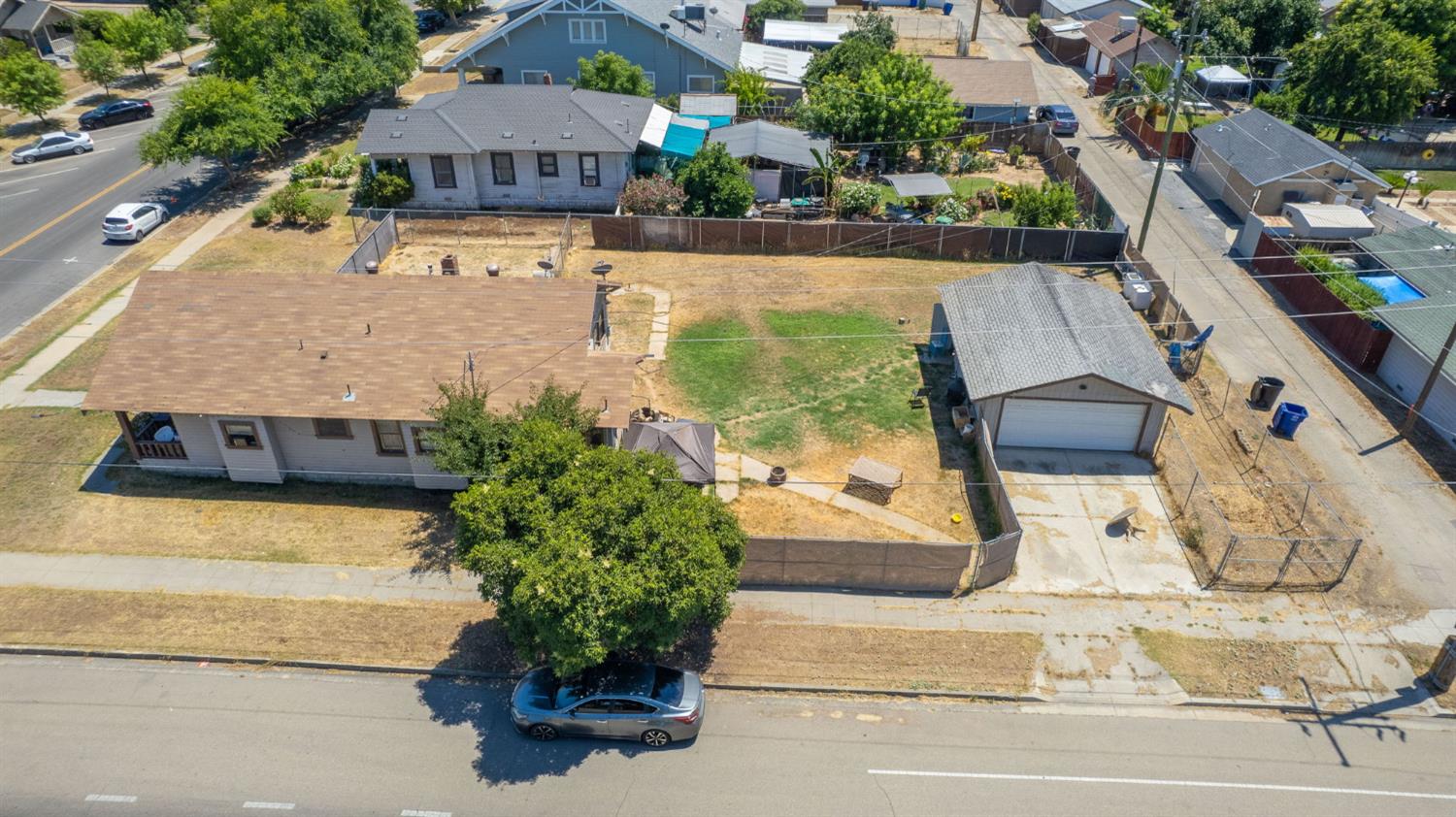 501 N St, Sanger, CA 93657