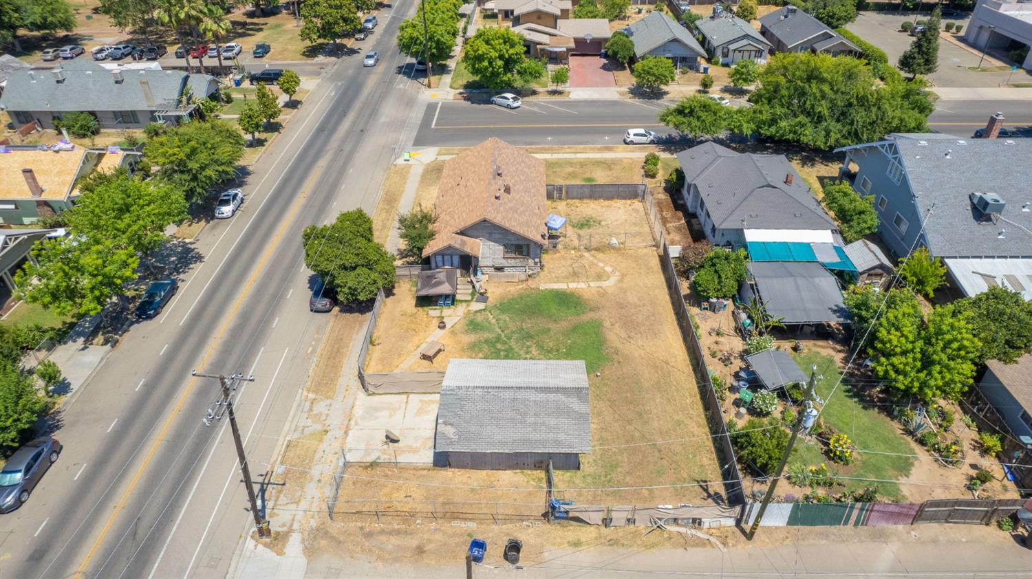 501 N St, Sanger, CA 93657
