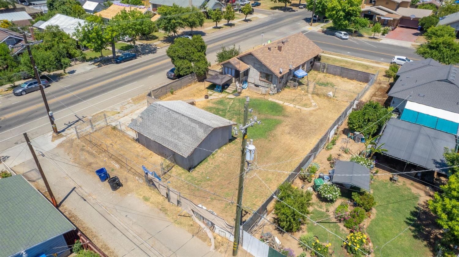 501 N St, Sanger, CA 93657