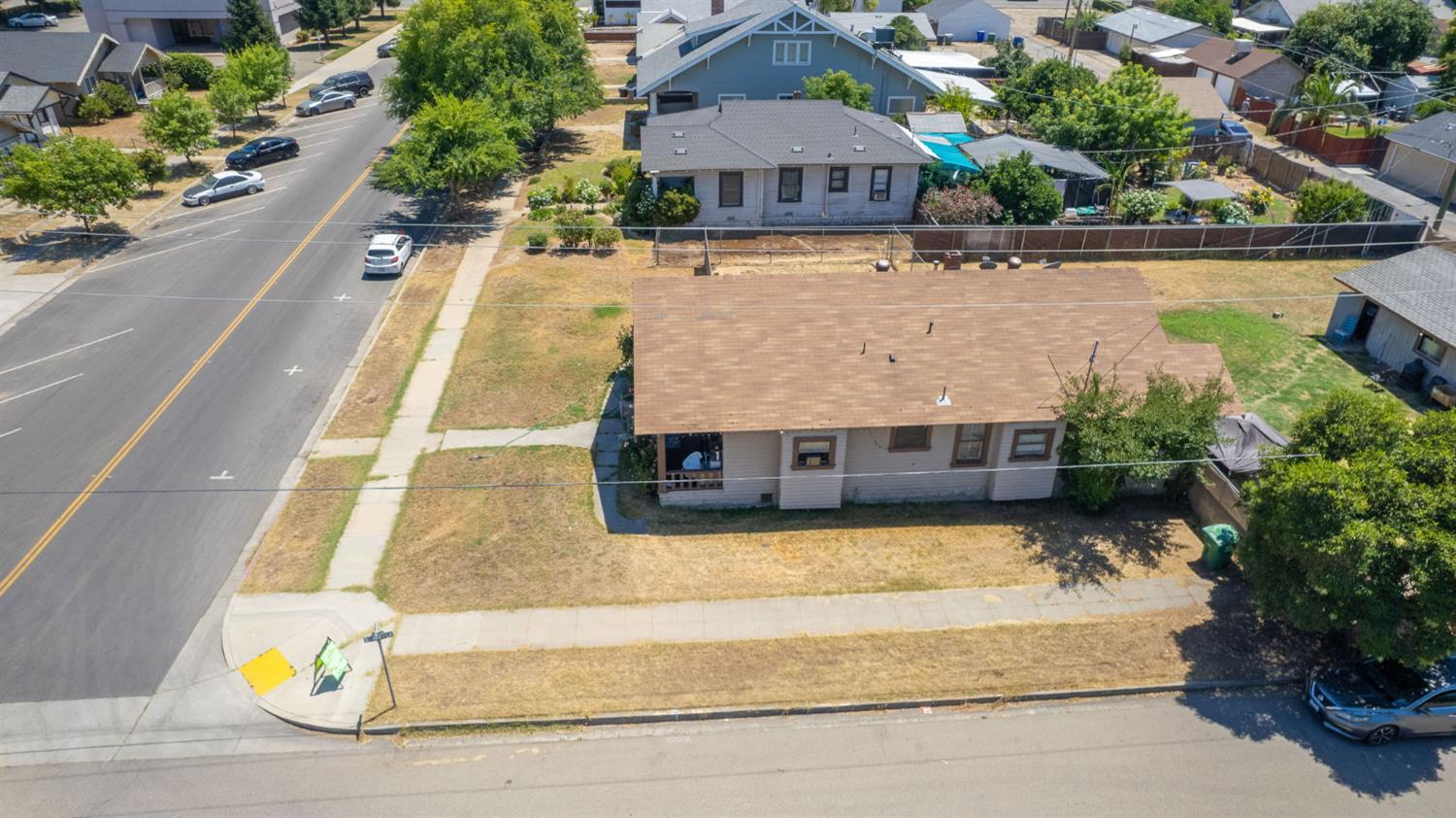 501 N St, Sanger, CA 93657