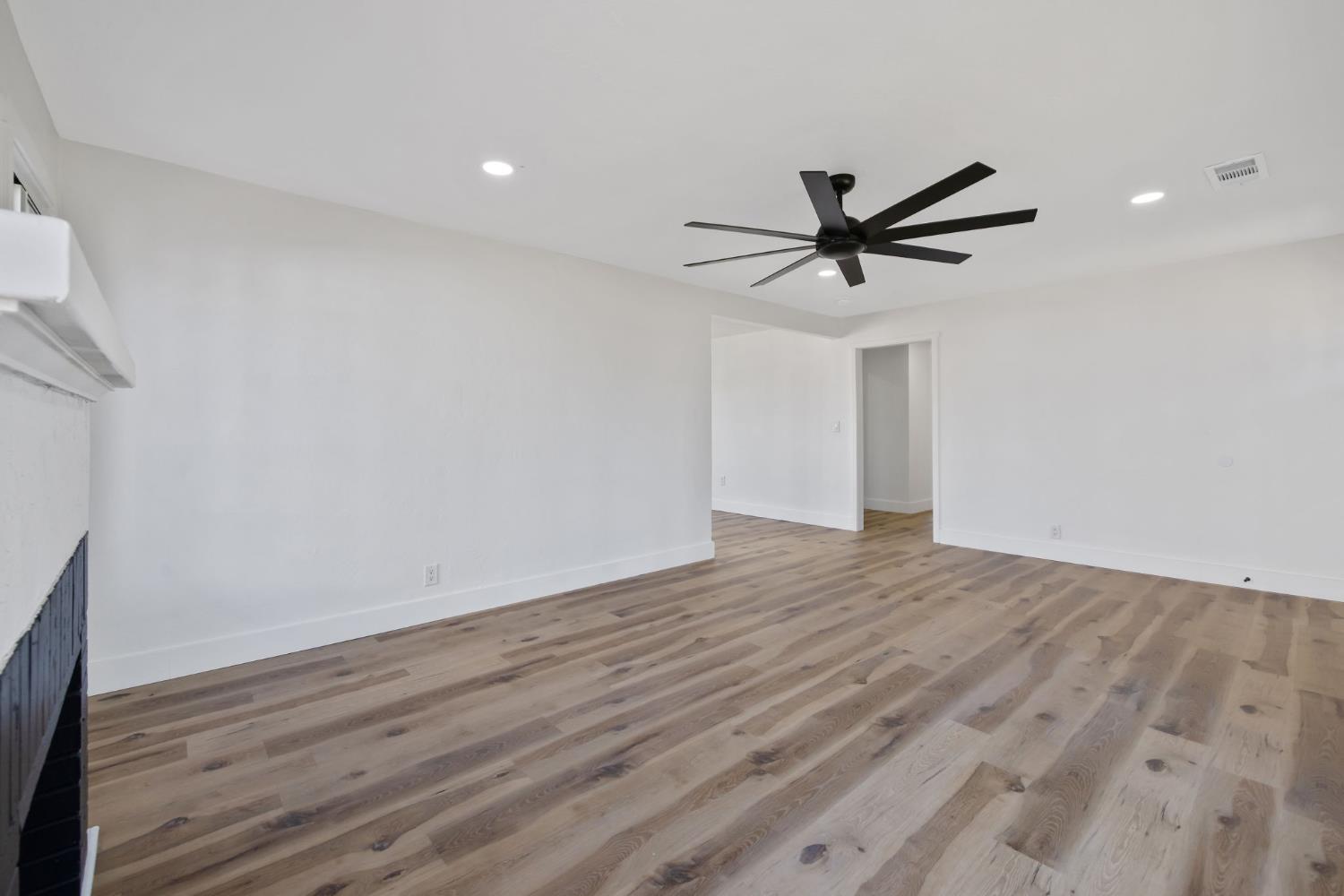 1142 E Cornell Ave, Fresno, CA 93704