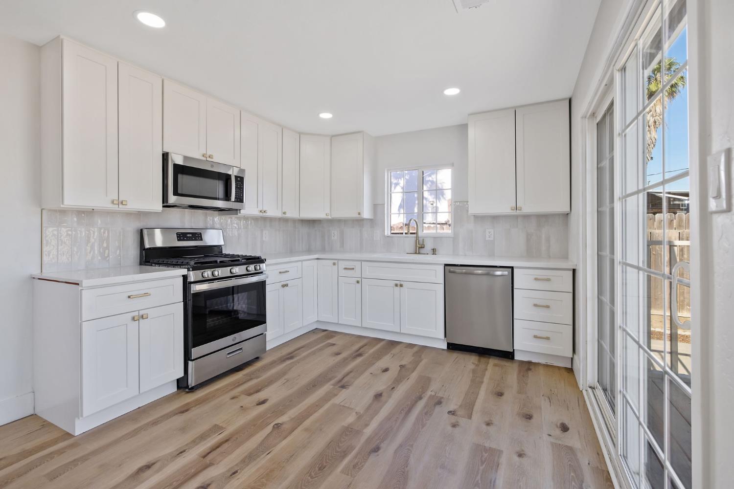 1142 E Cornell Ave, Fresno, CA 93704