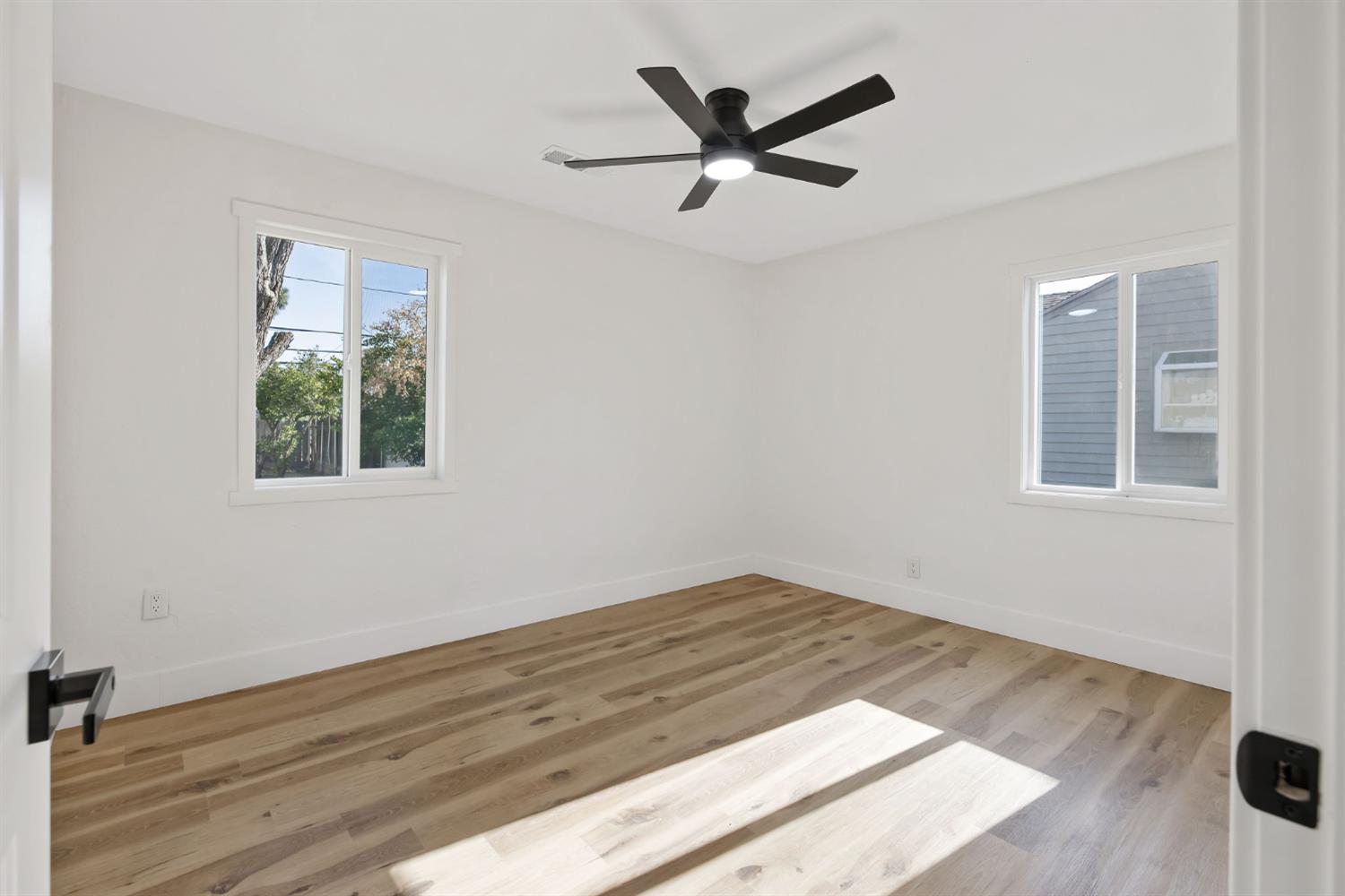 1142 E Cornell Ave, Fresno, CA 93704
