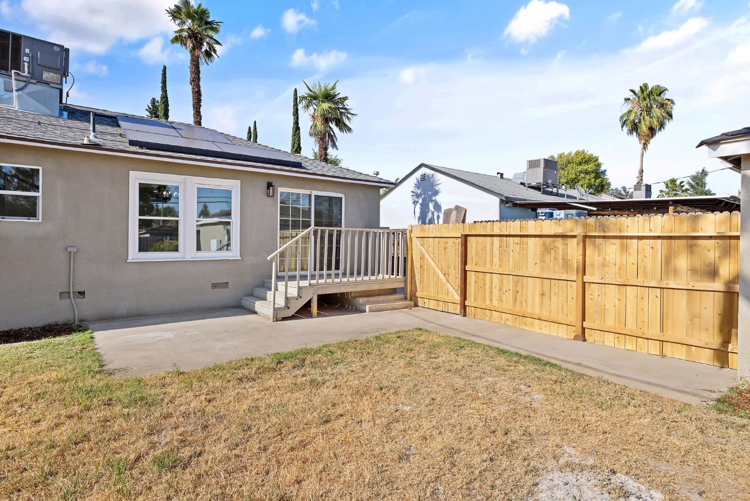 1142 E Cornell Ave, Fresno, CA 93704