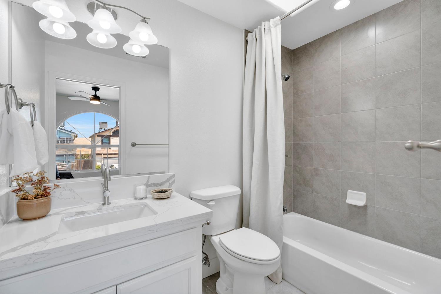 3065 N Marty Ave #129, Fresno, CA 93722