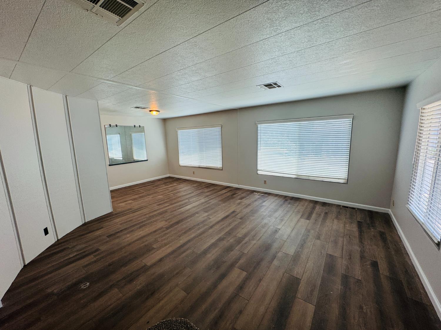 371 Bethel Ave #24, Sanger, CA 93657