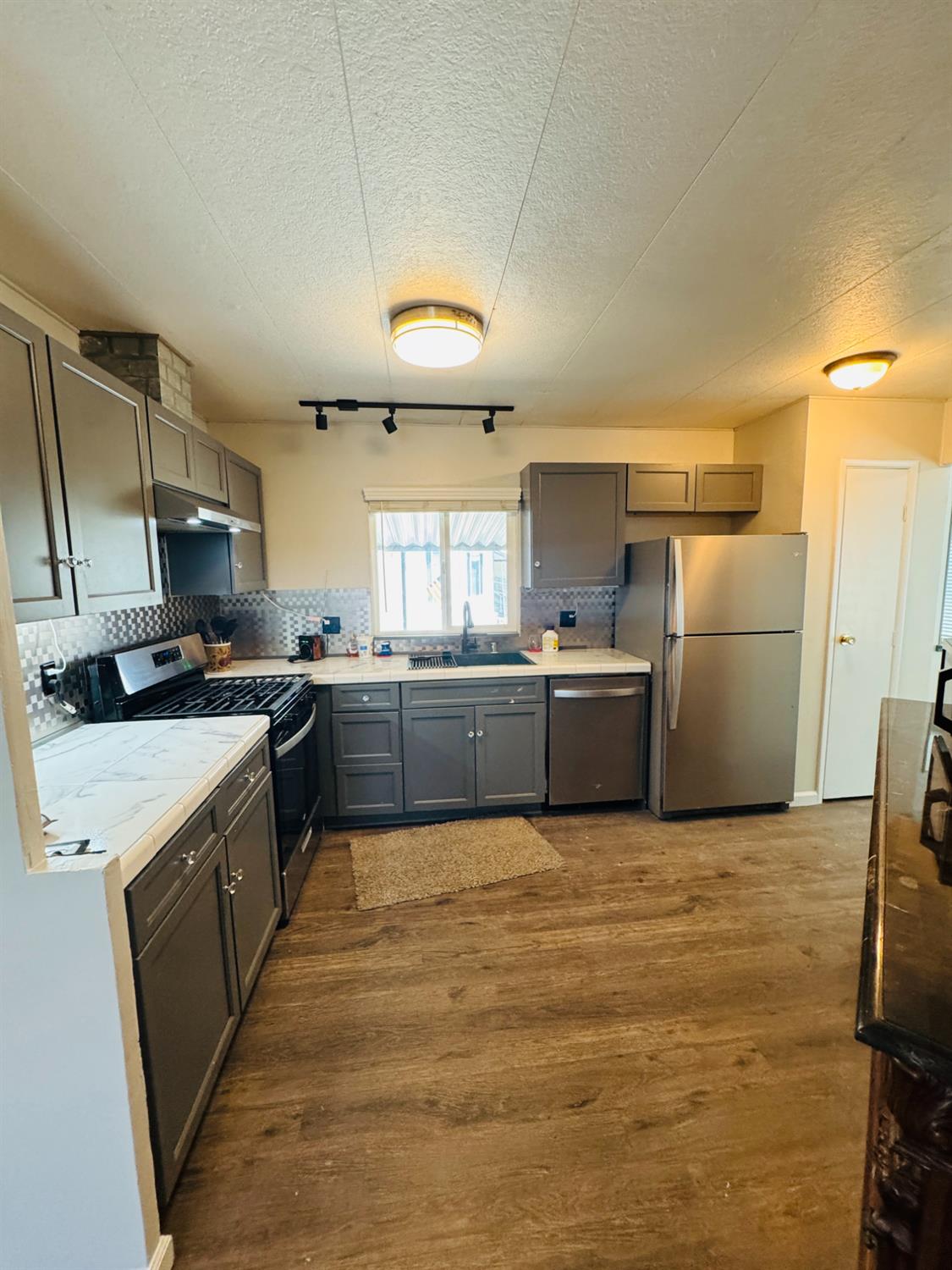 371 Bethel Ave #24, Sanger, CA 93657