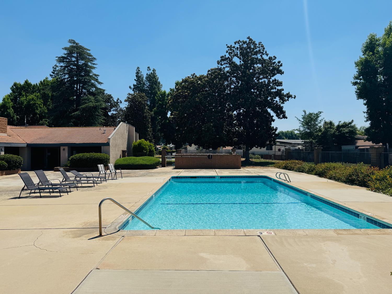 371 Bethel Ave #24, Sanger, CA 93657