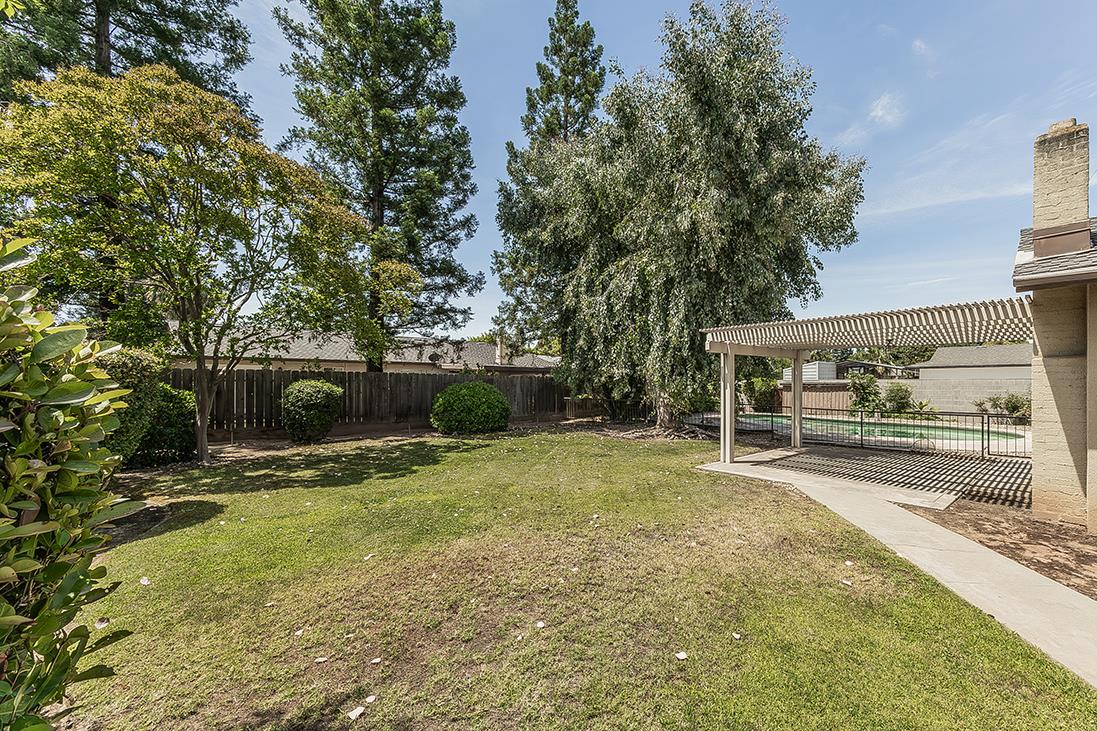 1553 W Palo Alto Ave, Fresno, CA 93711