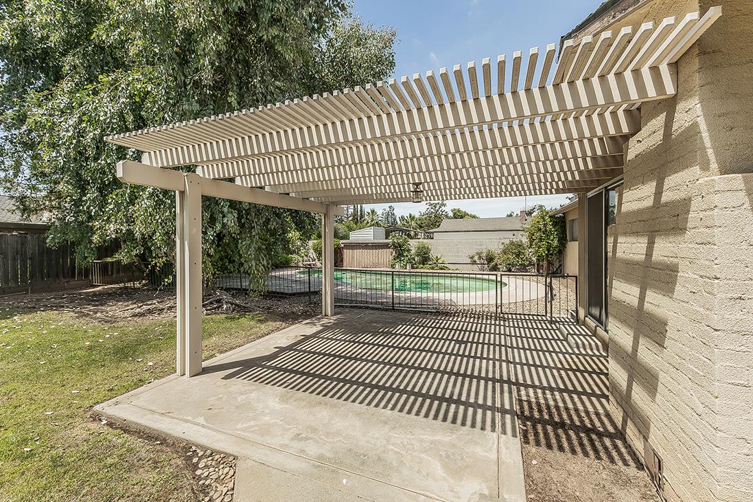 1553 W Palo Alto Ave, Fresno, CA 93711