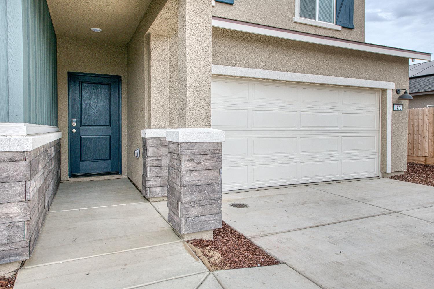 1470 W Clara Ave, Fowler, CA 93625