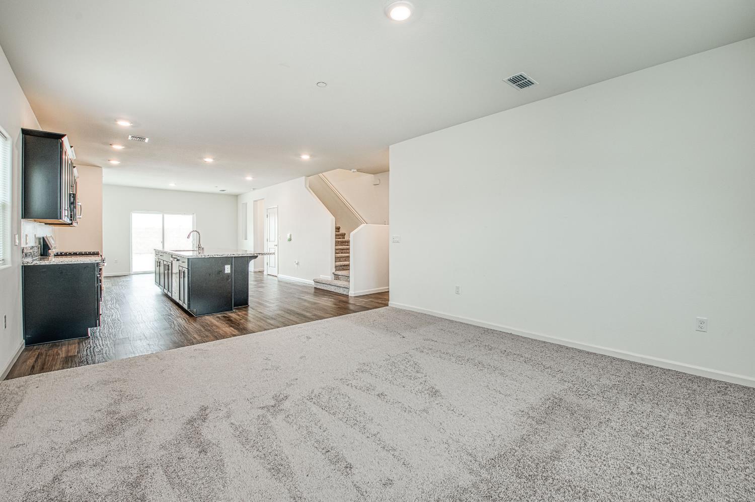1470 W Clara Ave, Fowler, CA 93625