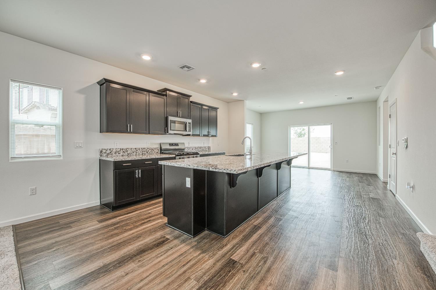 1470 W Clara Ave, Fowler, CA 93625