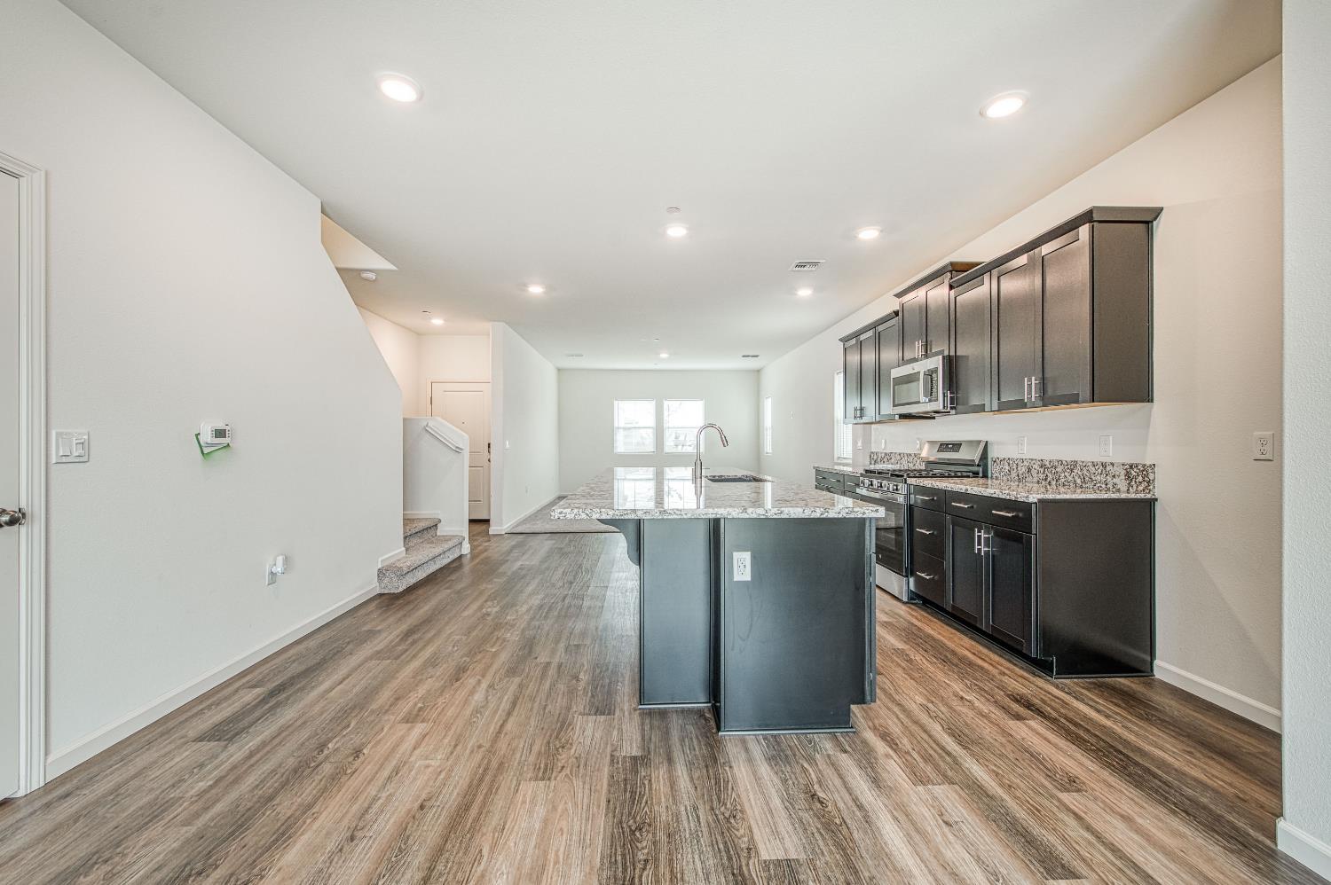1470 W Clara Ave, Fowler, CA 93625