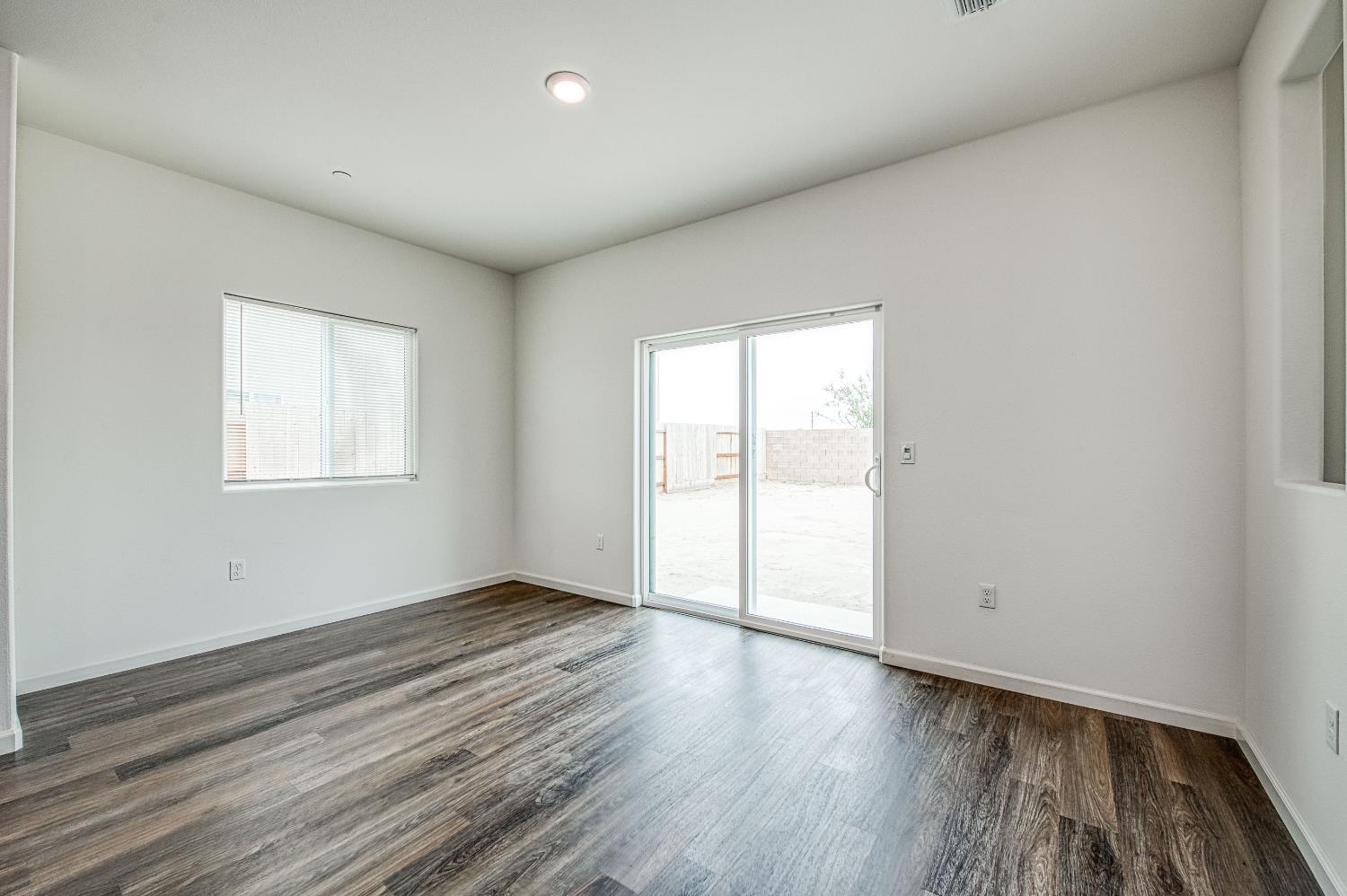 1470 W Clara Ave, Fowler, CA 93625
