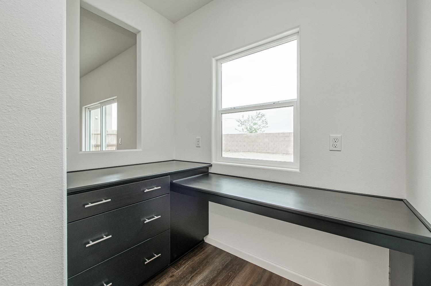1470 W Clara Ave, Fowler, CA 93625