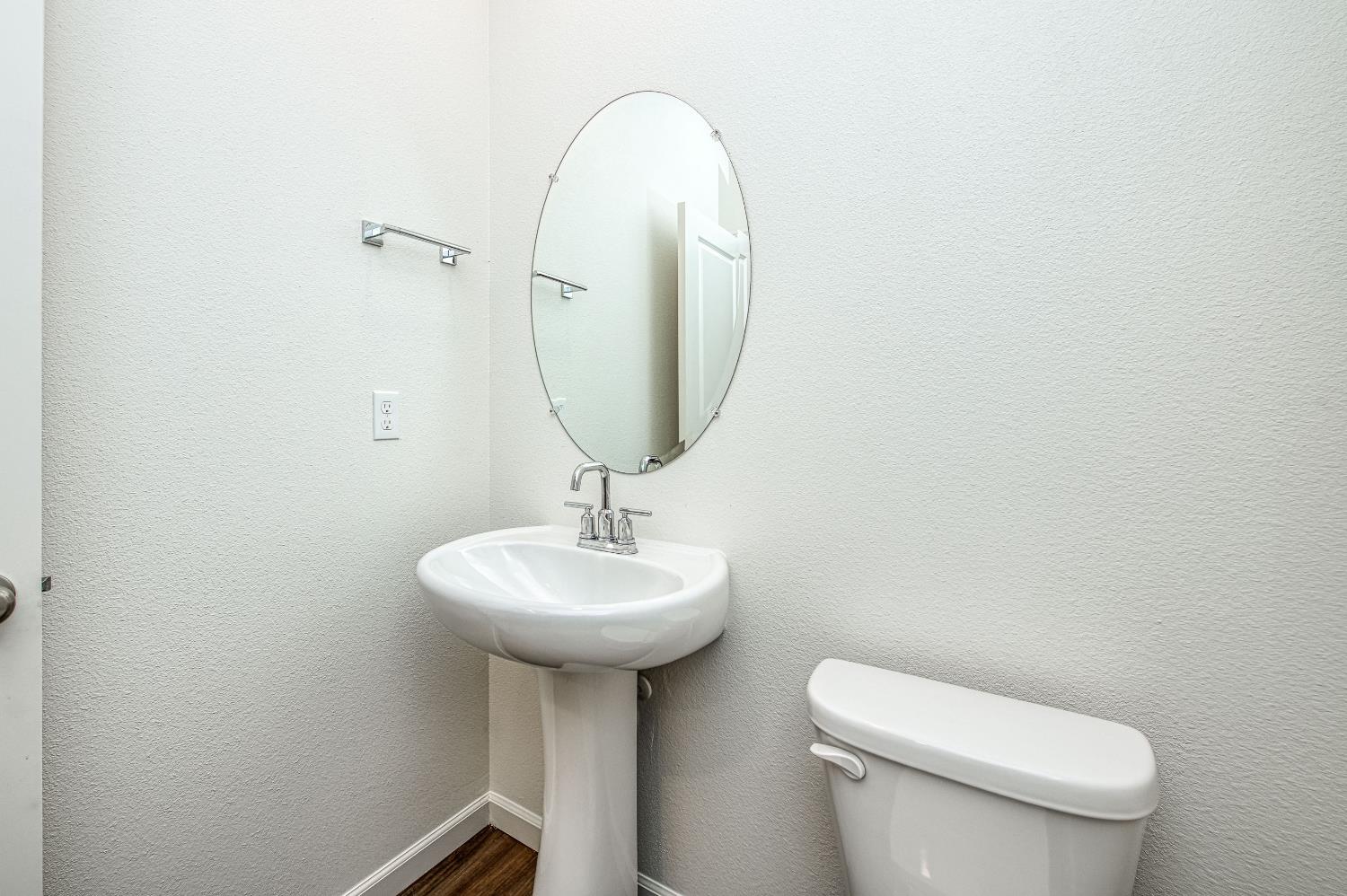 1470 W Clara Ave, Fowler, CA 93625