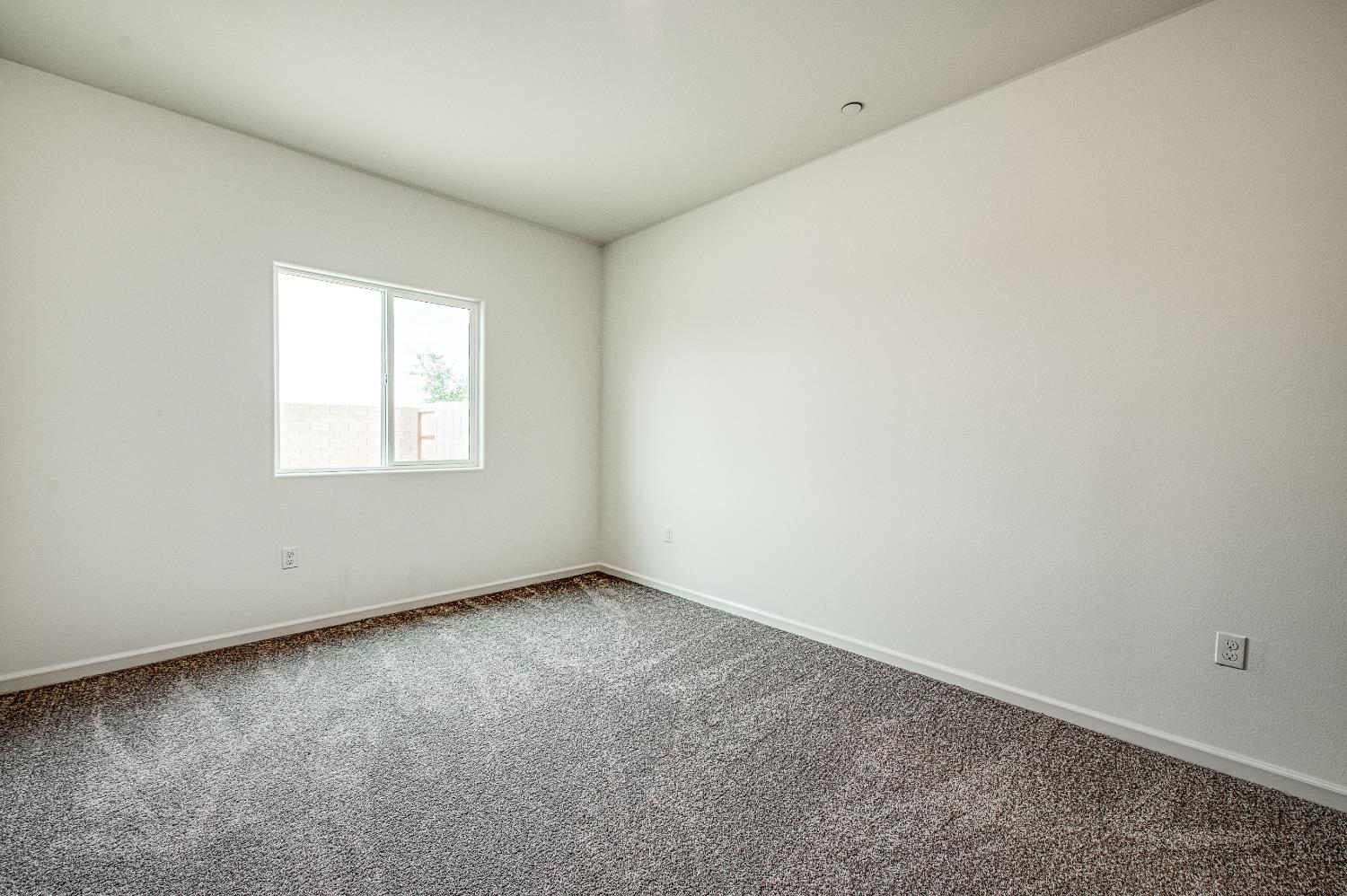 1470 W Clara Ave, Fowler, CA 93625