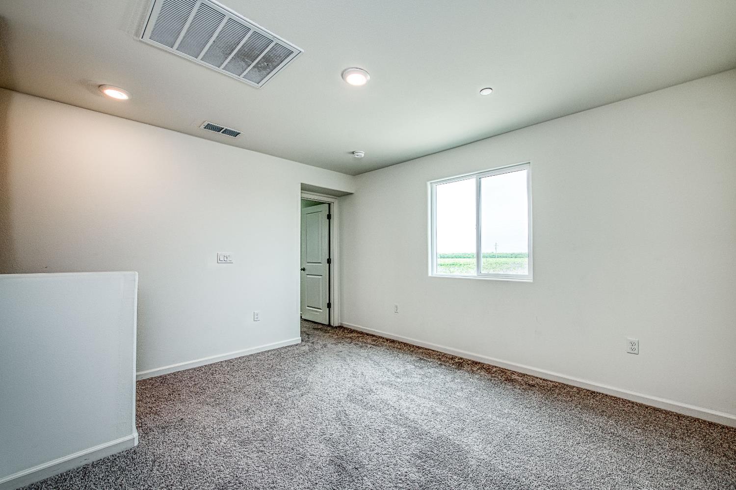 1470 W Clara Ave, Fowler, CA 93625