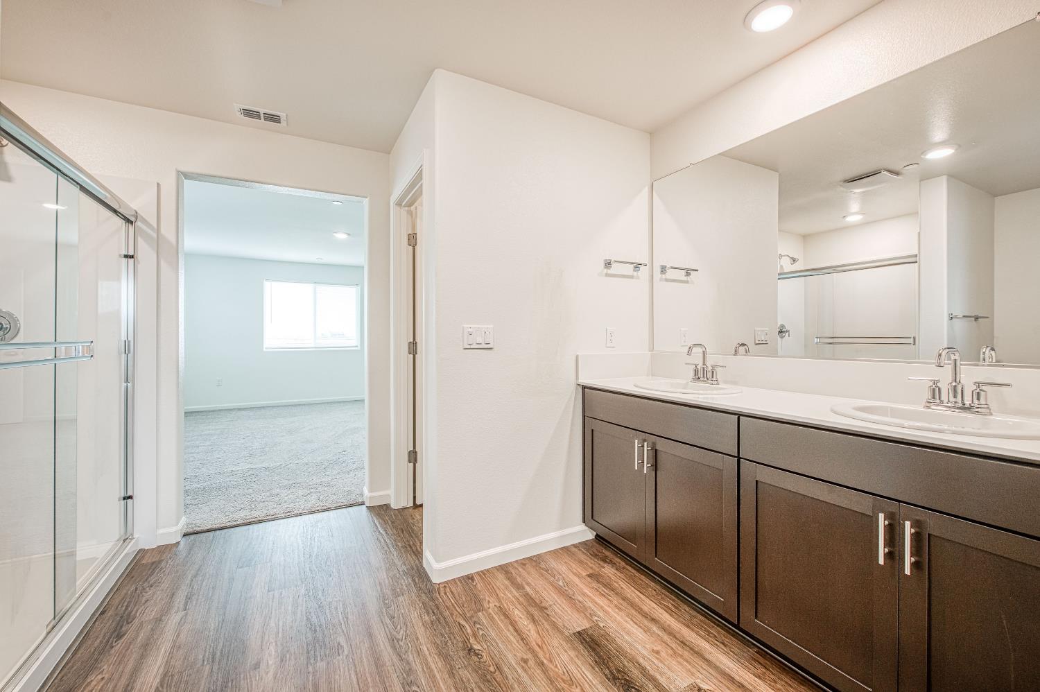 1470 W Clara Ave, Fowler, CA 93625