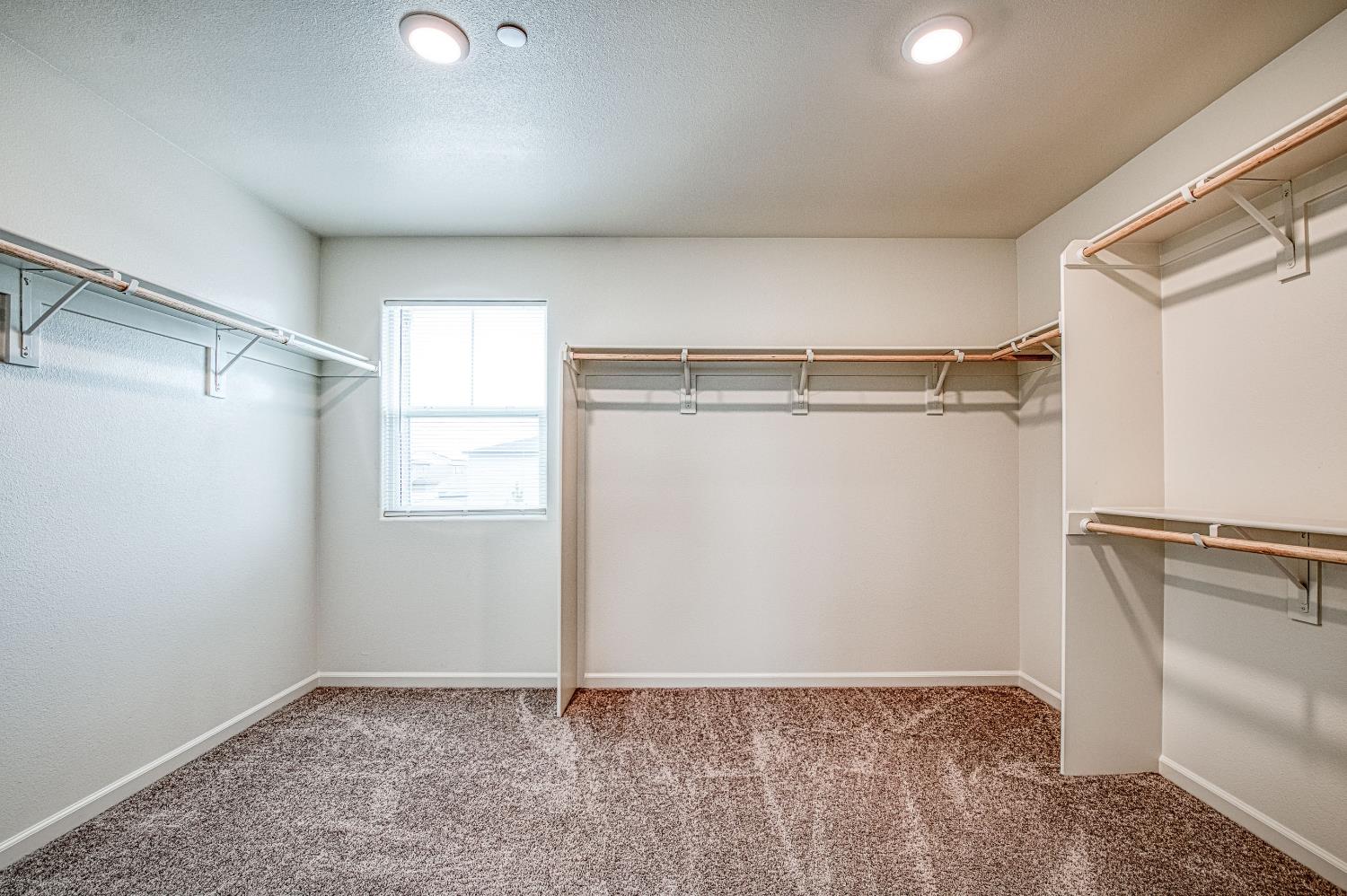 1470 W Clara Ave, Fowler, CA 93625
