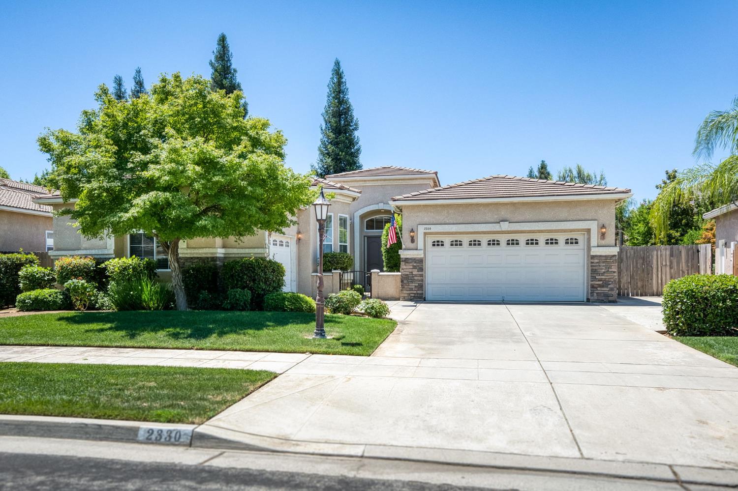 2330 Deauville Cir, Clovis, CA 93619