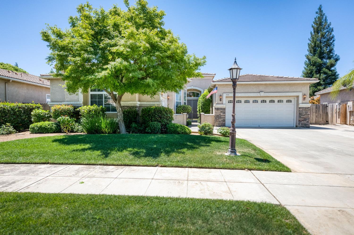 2330 Deauville Cir, Clovis, CA 93619