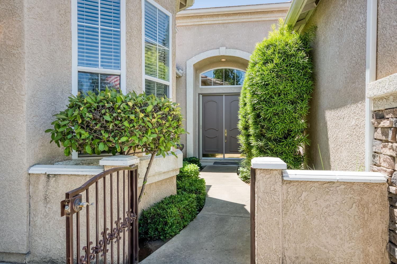 2330 Deauville Cir, Clovis, CA 93619
